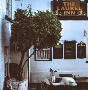 The Laurel Inn exterior sign